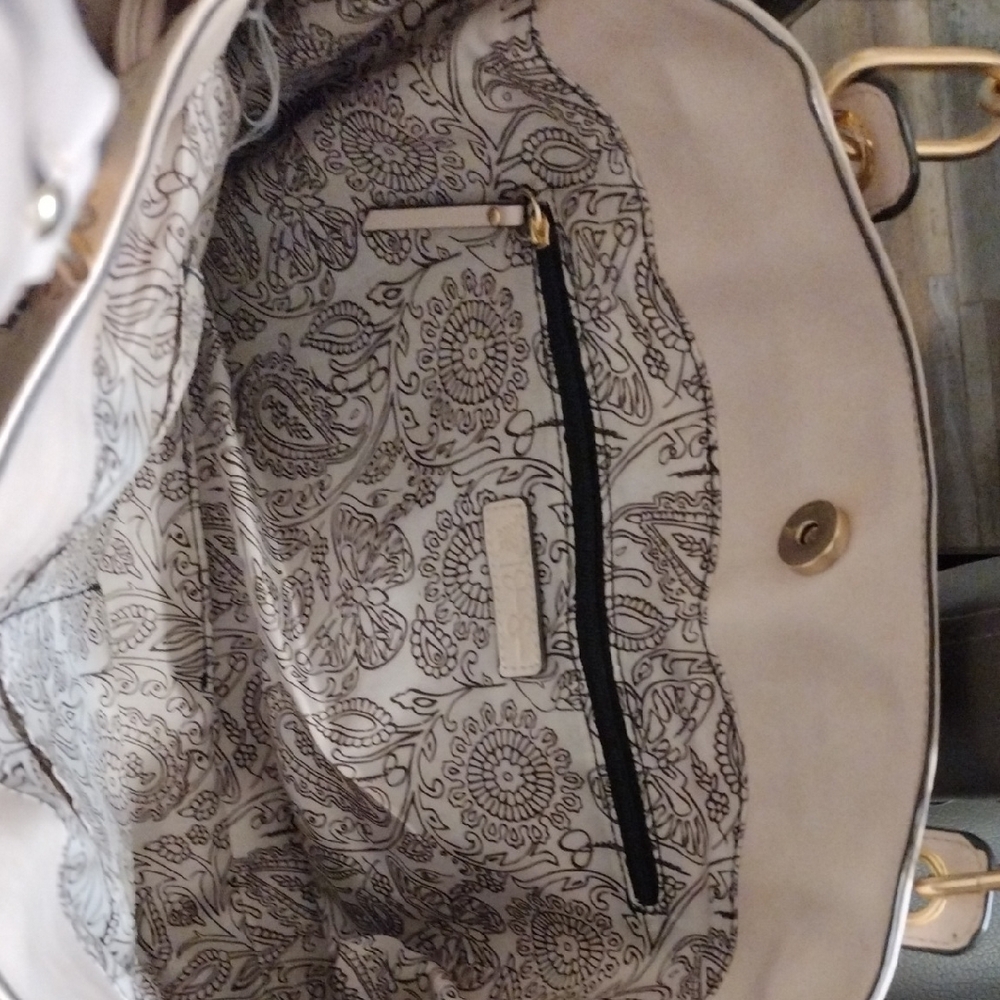 Jessica Simpson Cream Shoulder Bag with Cut-Out Design - Picture 3 of 9